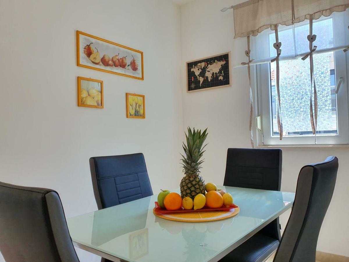 Apartment Tihana トロギール エクステリア 写真